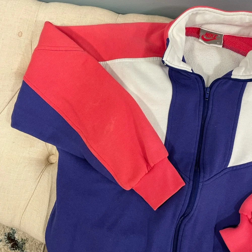 Nike! Vintage long sleeve pink & purple zip up sweatshirt size medium!